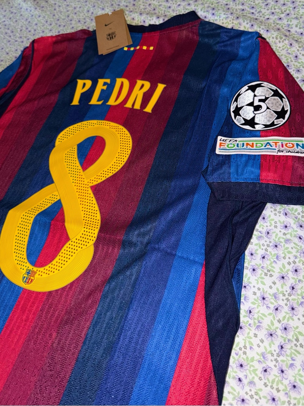 FC Barcelona Home 2026/27 Pedri #8 Slim Fit - Picture 5 of 6